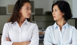 Con dâu chết khiếp vì mẹ chồng tai ngược "oanh tạc" mỗi lần đến chơi nhà